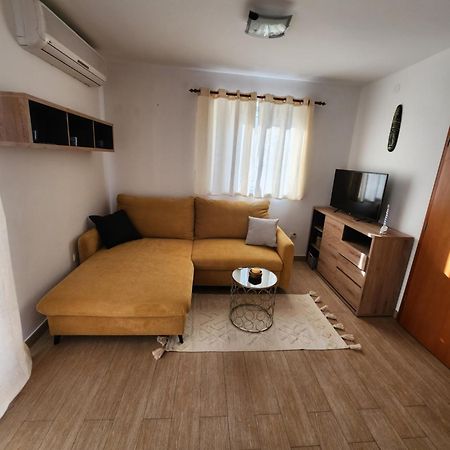 Lucija Apartment Karlobag Exterior photo